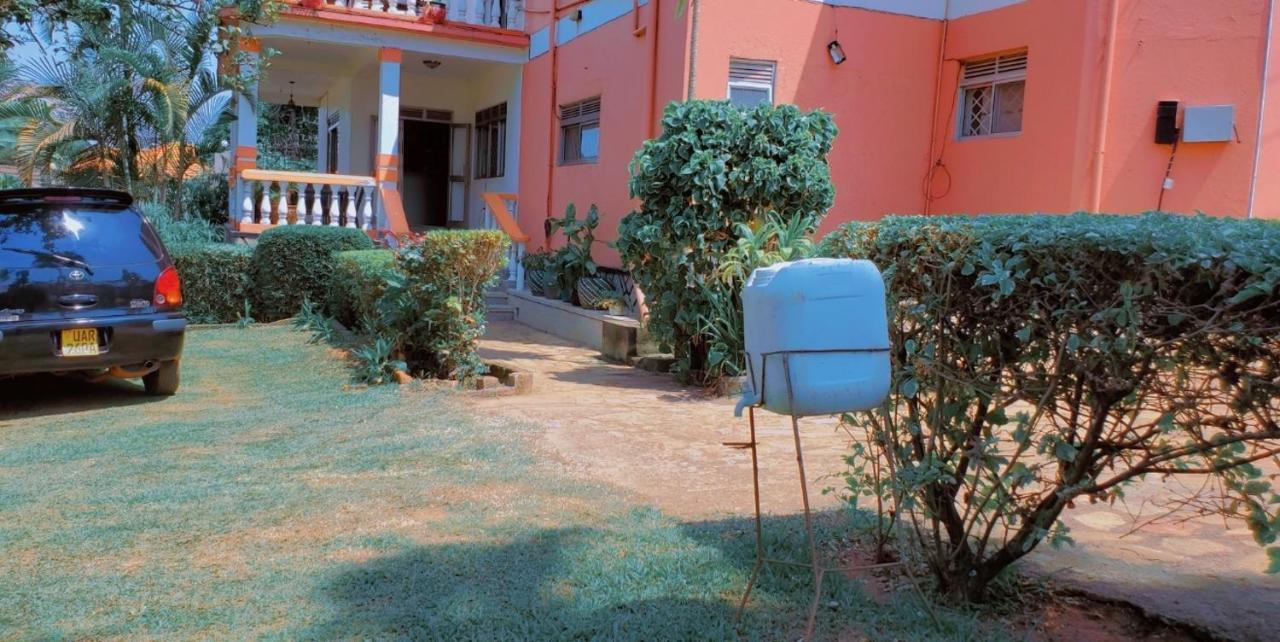 La Feve Beach Bed And Breakfast Entebbe Энтеббе Экстерьер фото