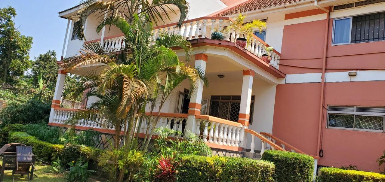 La Feve Beach Bed And Breakfast Entebbe Энтеббе Экстерьер фото
