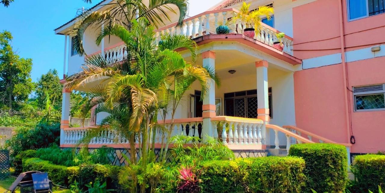 La Feve Beach Bed And Breakfast Entebbe Энтеббе Экстерьер фото