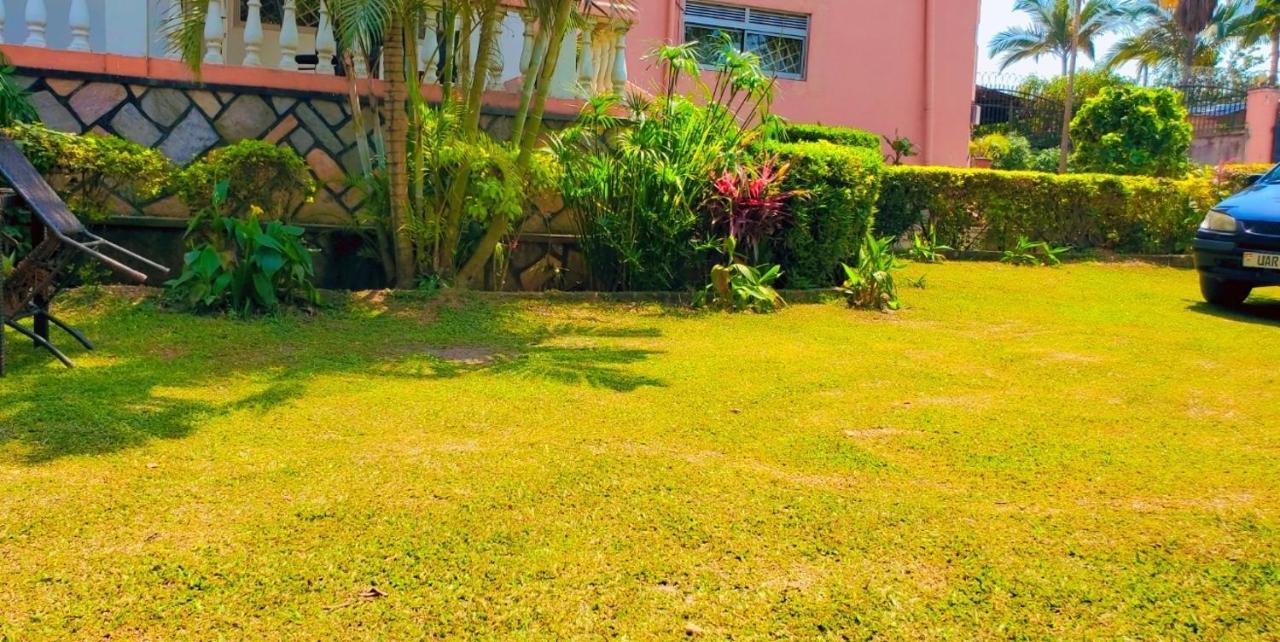 La Feve Beach Bed And Breakfast Entebbe Энтеббе Экстерьер фото