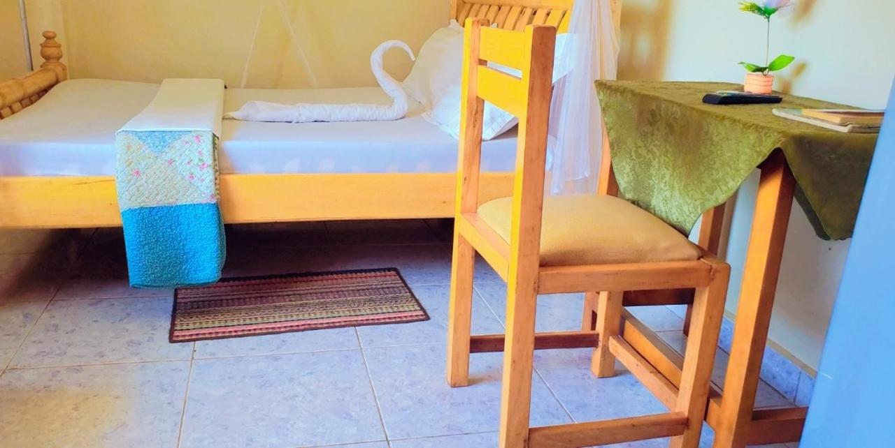 La Feve Beach Bed And Breakfast Entebbe Энтеббе Экстерьер фото