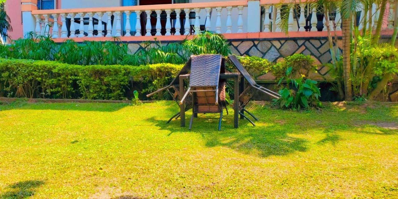 La Feve Beach Bed And Breakfast Entebbe Энтеббе Экстерьер фото