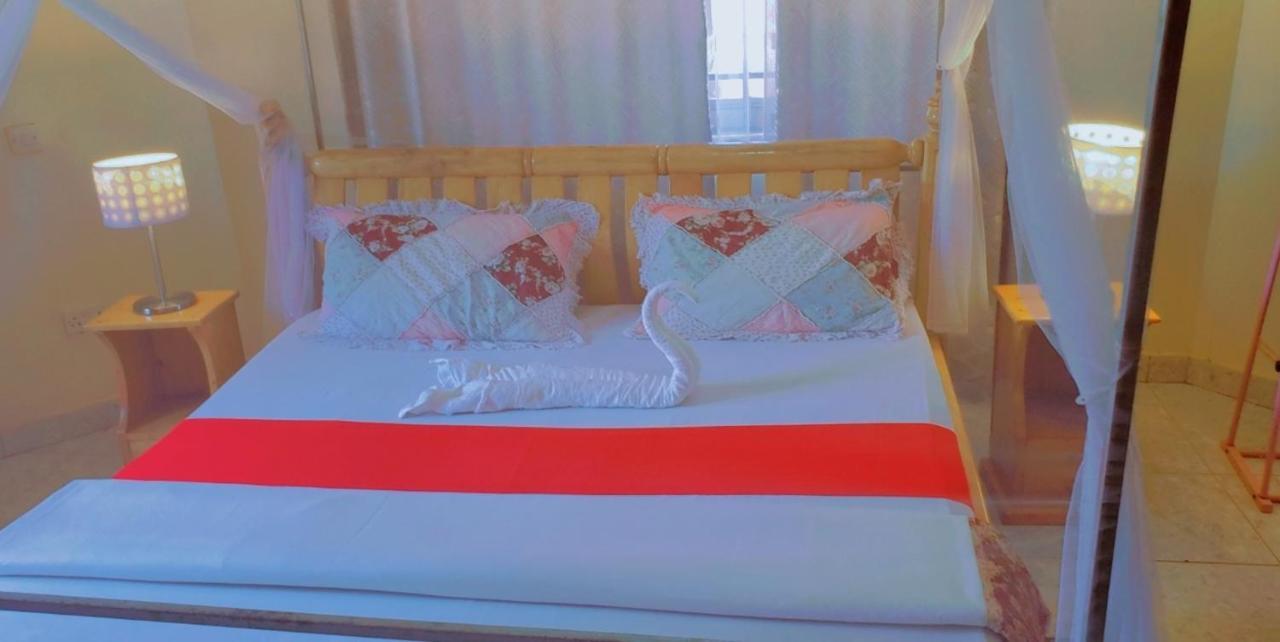 La Feve Beach Bed And Breakfast Entebbe Энтеббе Экстерьер фото